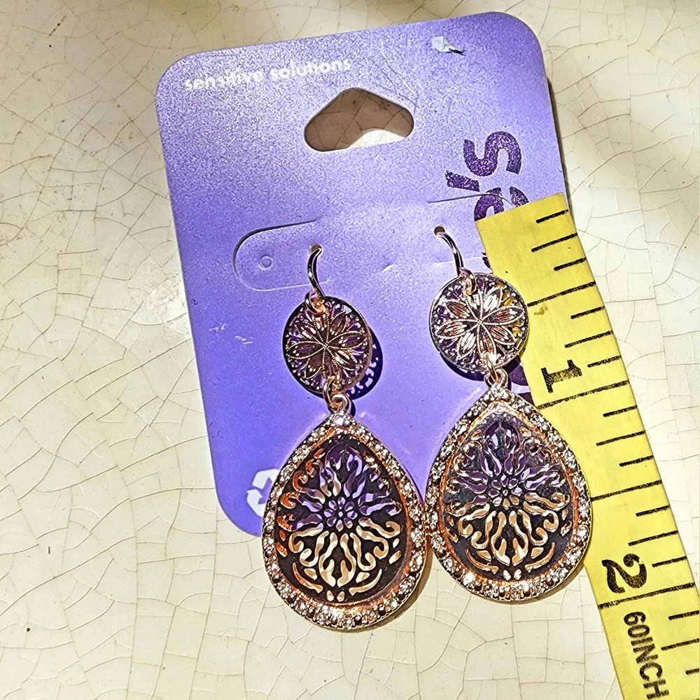 Nwt Claire's rose champagne gold mandala filigree fish hook dangle earrings